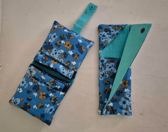 Ensemble trousses lingettes et brosse a dents